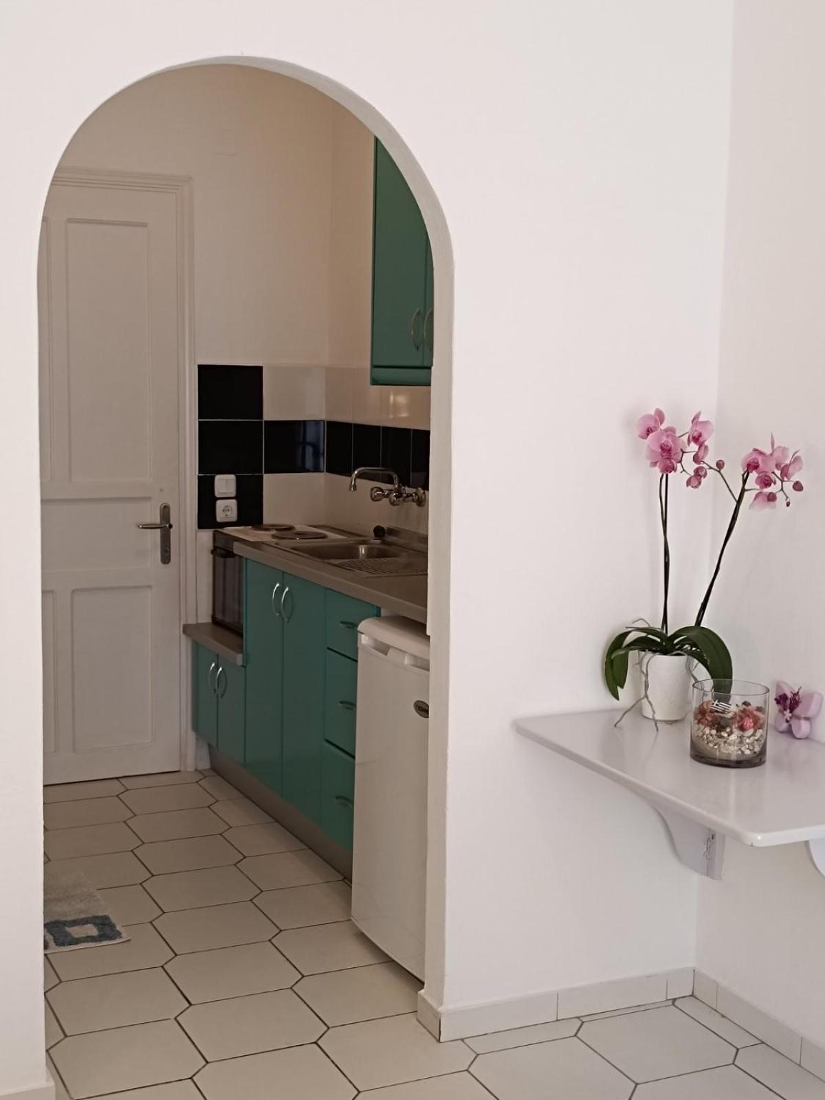 אצ'ארבי Philippos Apartments מראה חיצוני תמונה