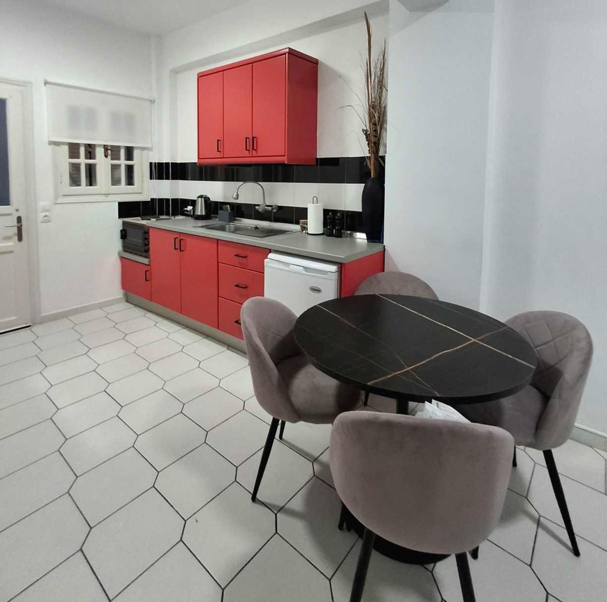 אצ'ארבי Philippos Apartments מראה חיצוני תמונה