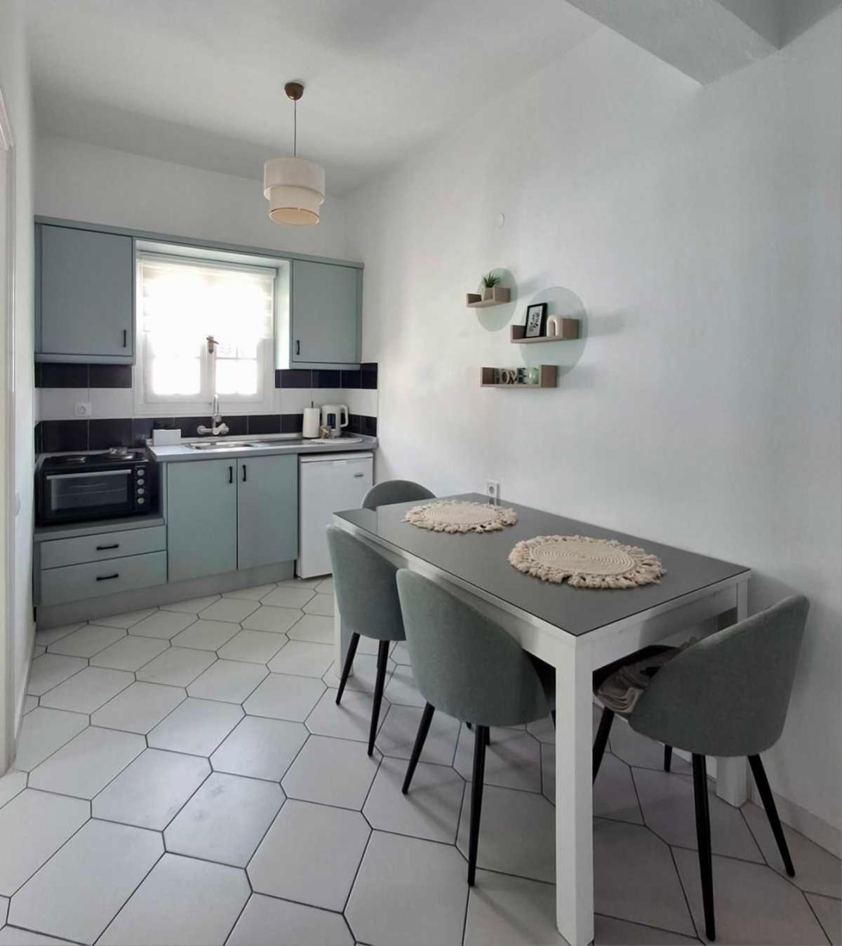 אצ'ארבי Philippos Apartments מראה חיצוני תמונה