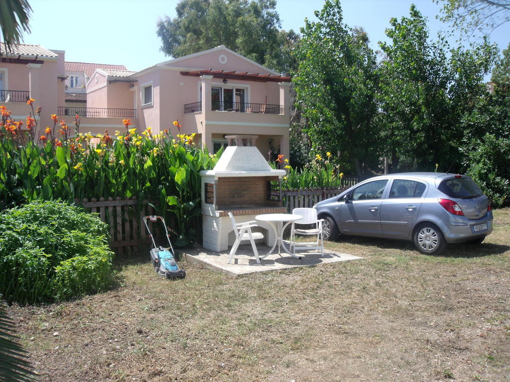 אצ'ארבי Philippos Apartments מראה חיצוני תמונה